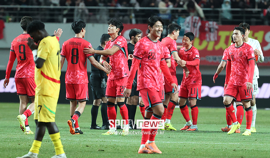 ▲ 한국 축구가 월드컵 역사에서 처음으로 2포트에 올랐다. 그렇다고 안정적인 조 편성을 보장하는 것은 아니기에 수많은 예상 시뮬레이션에서 다양한 시나리오가 쓰여지고 있다. ⓒ곽혜미 기자