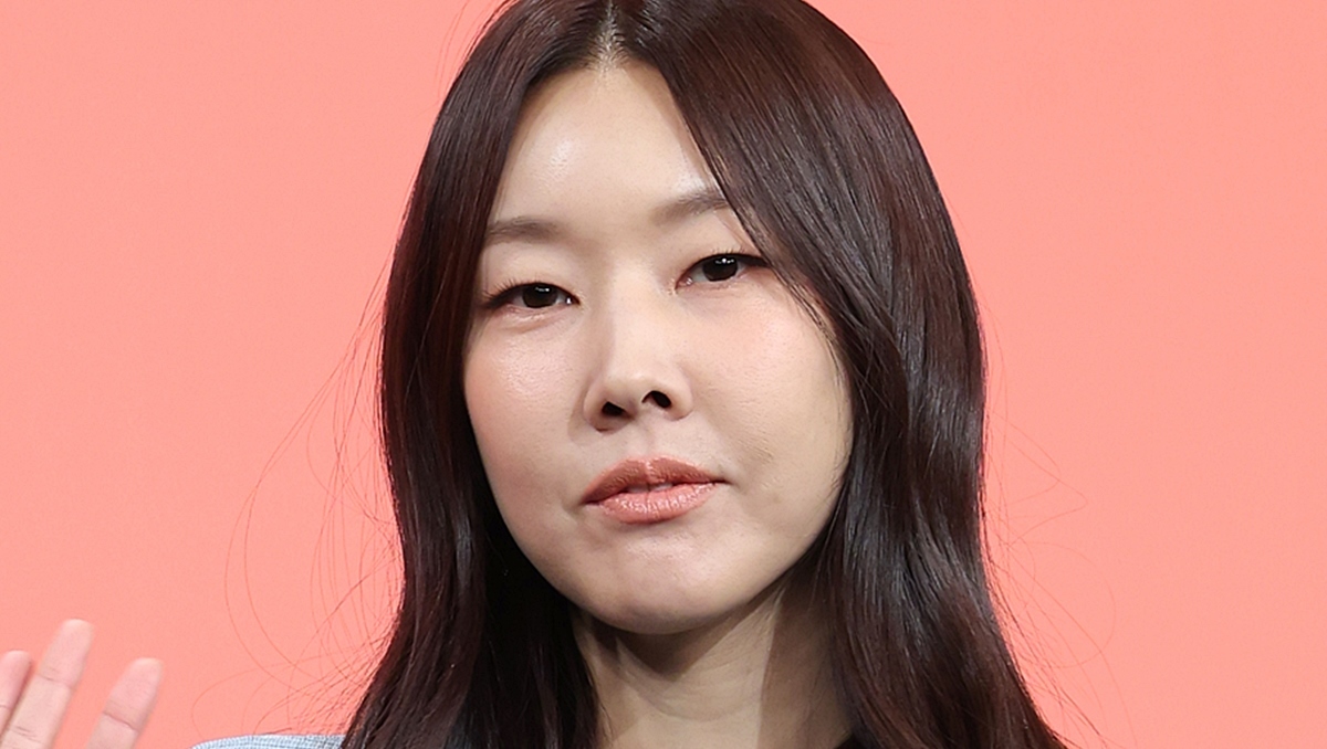       引用： モデル出身の放送人ハン・ヘジン / ニュース1