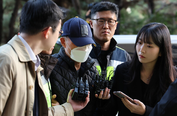 15일 영장실질심사를 받기 위해 법원에 출석한 트럭 운전자 A씨. ⓒ뉴스1 