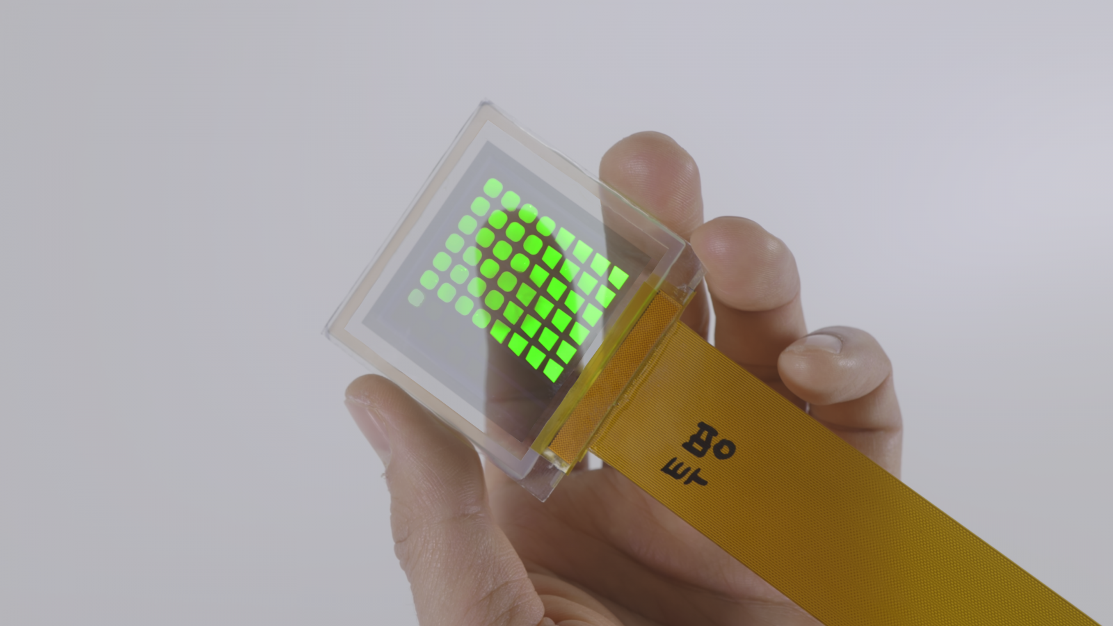 모플랫의 ‘자발광 퀀텀닷 LED(Quantum Dot LED, 양자점 발광 소재)’는 투명한 발광면 구현이 가능해 자동차 유리나 헤드업 디스플레이 적용도 검토되고 있다. 모플랫 제공