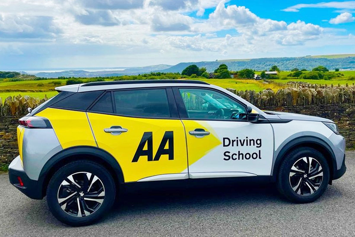 사진 출처 = 페이스북 'Rhys Evans Driving School'