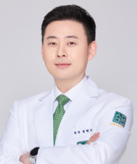 Dr. Yoon Hyun Seok, Director of Sotongbooboo Korean Medicine Clinic in Bucheon
