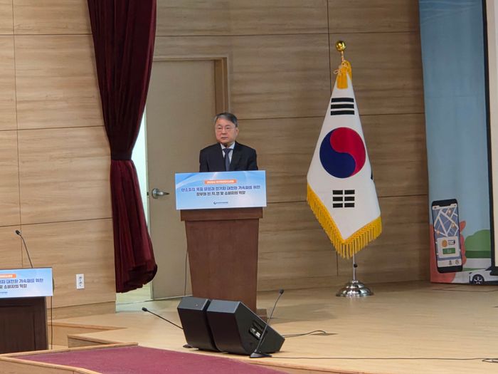 이항구 한국자동차연구원 연구위원이 26일 서울 여의도 국회의원 회관에서 발표하고 있다. ⓒ데일리안 정진주 기자