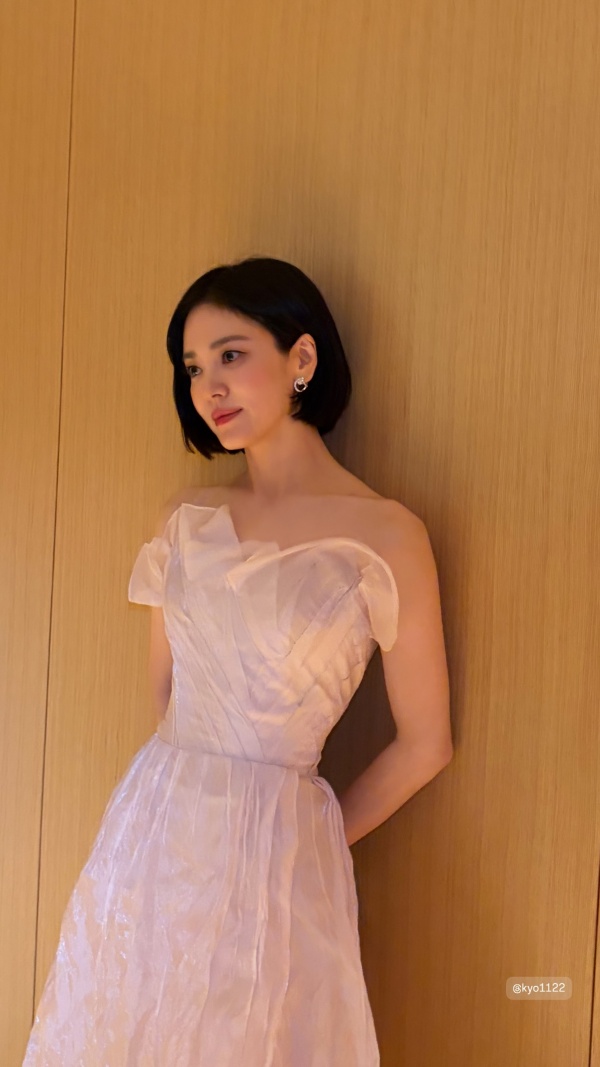  引用：ソン・ヘギョ側のスタッフのSNSアカウント