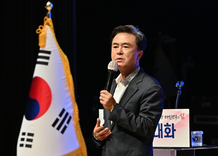 김태흠 충남 지사는 대한민국 교통의 중심지인 천안아산에 프로야구 경기와 K팝 공연을 연중 개최할 수 있는 대형 돔구장 건립을 추진한다.