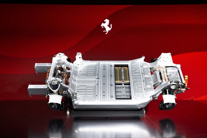 페라리 일레트리카 양산형 섀시