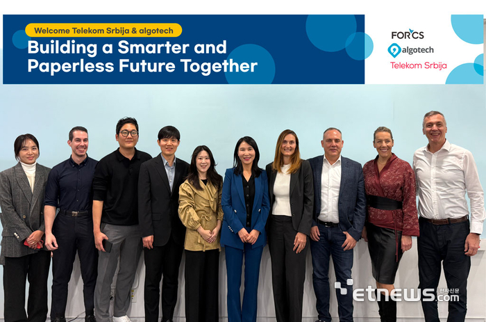 포시에스 박미경 대표(오른쪽 다섯번째), 알고텍 알렉산더 회장(오른쪽 첫번째), 텔레콤 세르비아 카탈리나 CSO(오른쪽 두 번째), 조르제 CTO(오른쪽 세 번째).