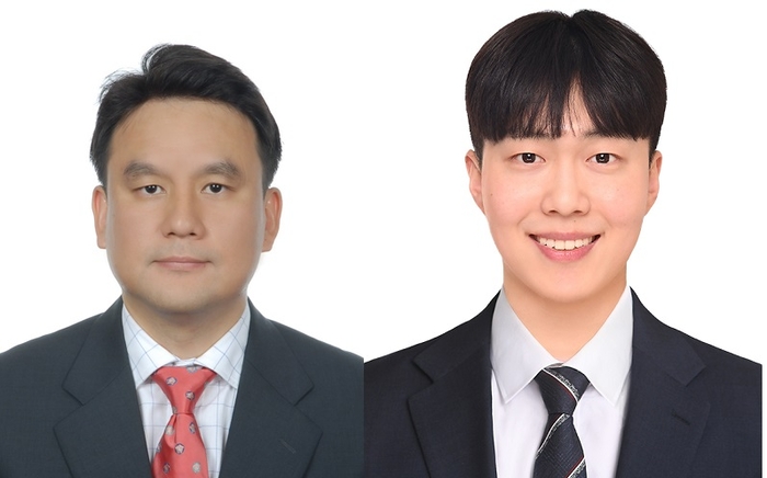 조문호 포스텍 교수(왼쪽)와 문건호 박사