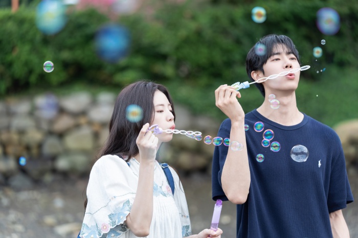 '오늘 밤, 세계에서 이 사랑이 사라진다 해도' 한 장면. 사진제공=바이포엠스튜디오