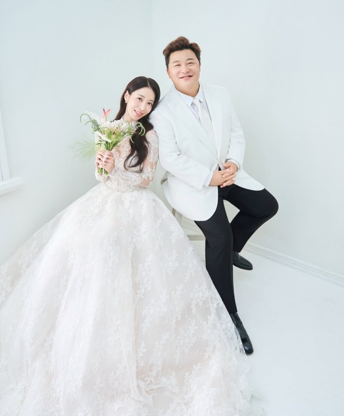 원진서씨와 방송인 윤정수. 사진출처=원진서 SNS