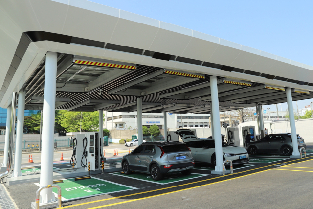 한컴라이프케어 무인 자동화 화재 대응 시스템(초기 확산 방지)이 김포공항 주차장에 설치돼 있는 모습. 사진 제공=한컴라이프케어