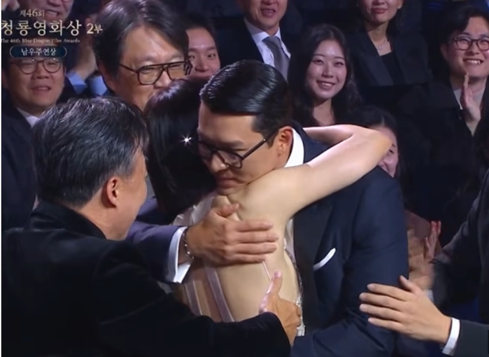  引用：KBS2『青龍映画賞』