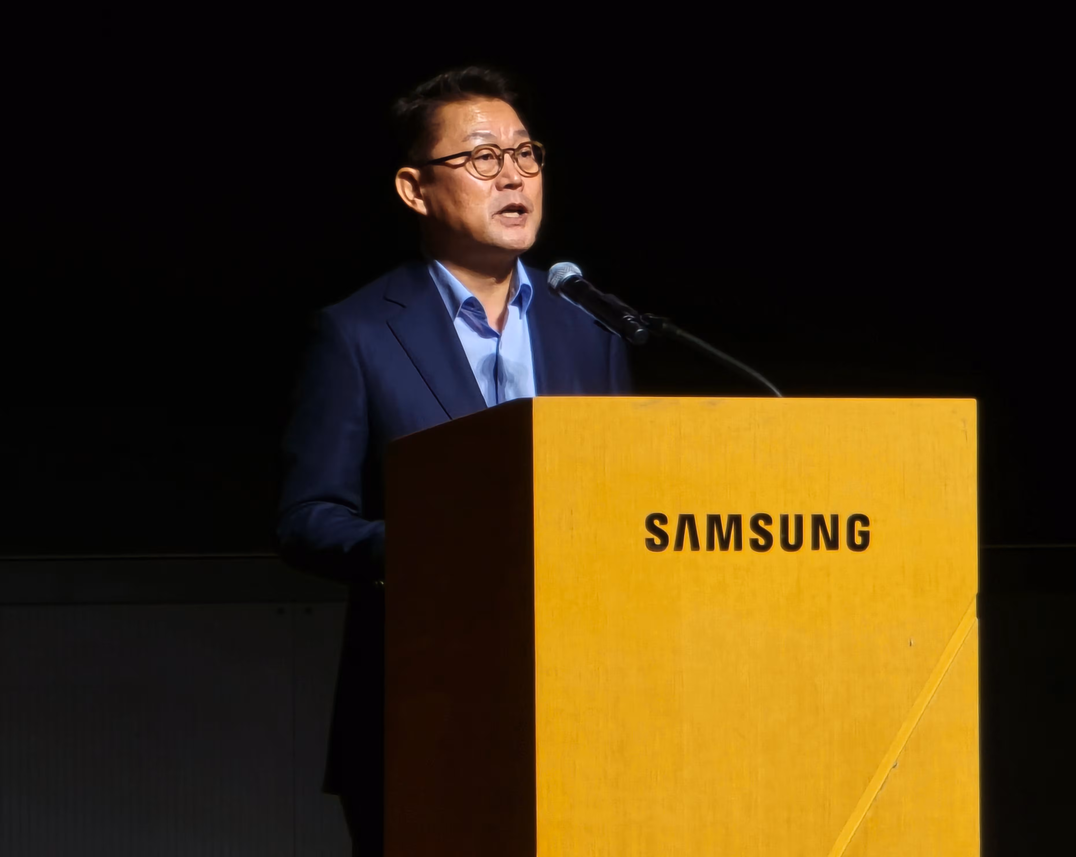 박승희 삼성전자 CR담당(사장)이 20일 서울 서초구 서울R&D캠퍼스에서 열린 ‘2025 C랩 스타트업 데모데이’에서 환영사를 하고 있다./정두용 기자