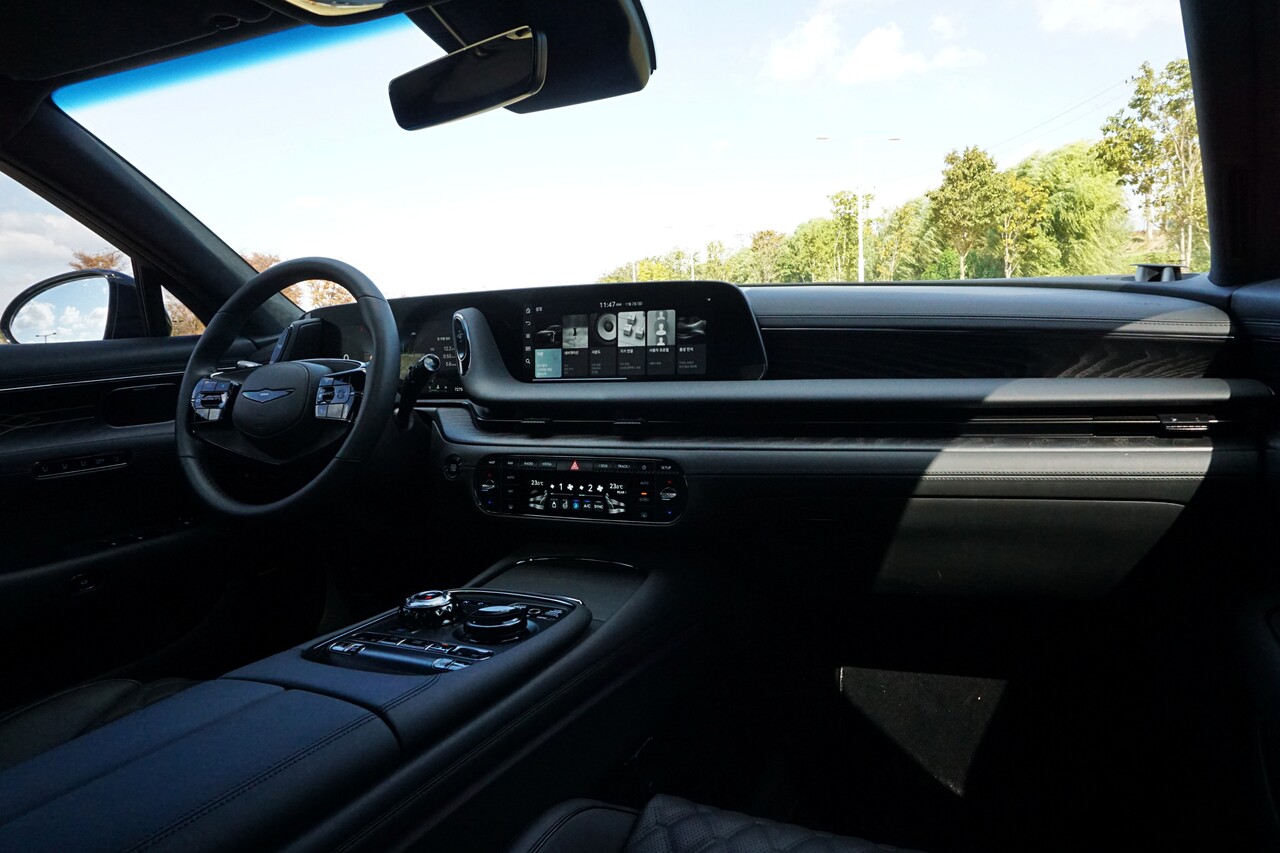 제네시스 G90 블랙 실내. / 허인학 기자