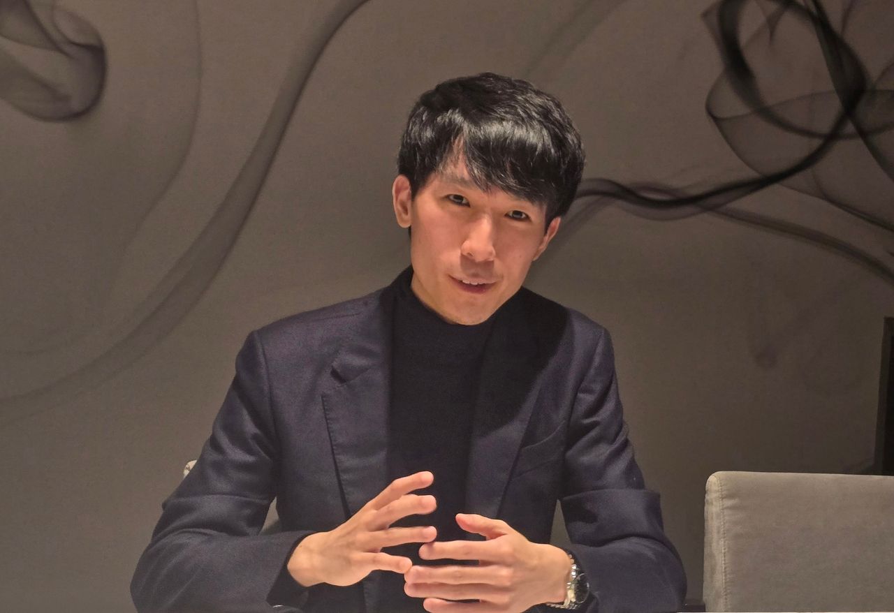 Pianist Eric Lu speaks during an interview with reporters on Monday. (Park Ga-young/The Korea Herald)