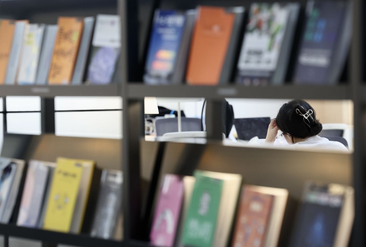 A student studies at a university library in Seoul. (Newsis)