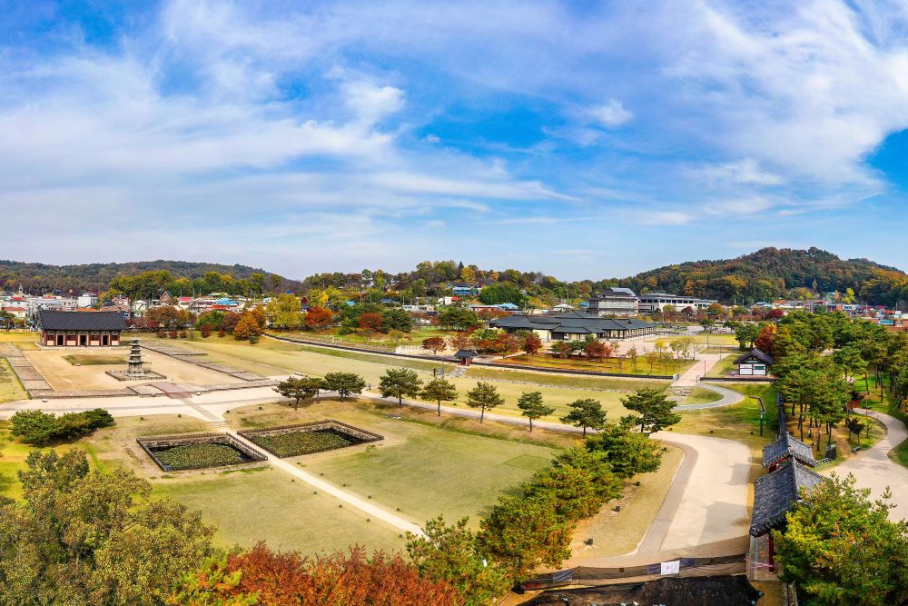 단풍이 물든 사찰터 / 사진=공공누리@충청남도 부여군