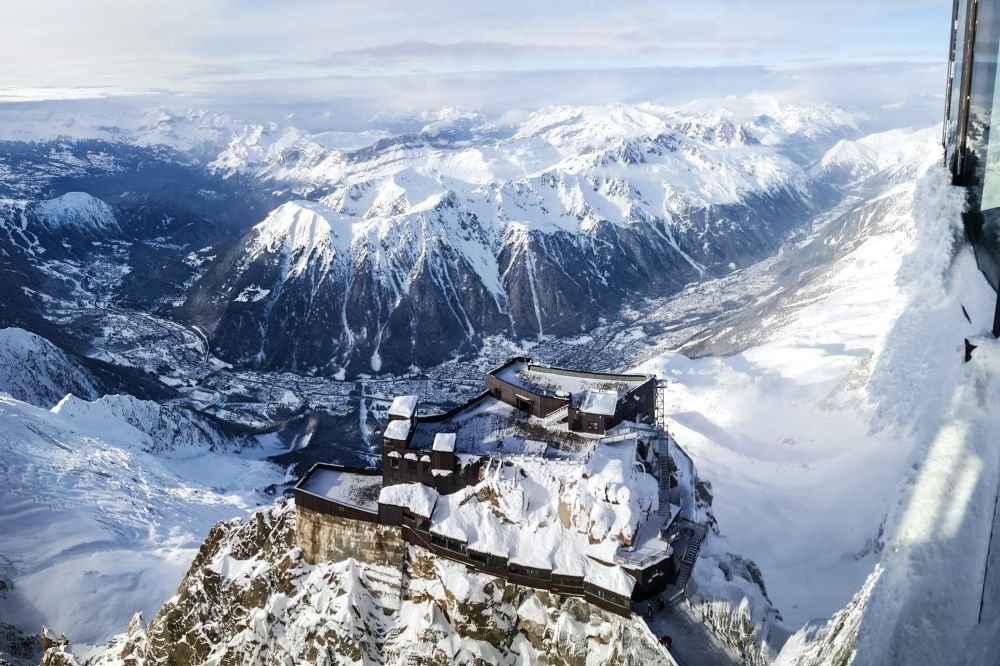 [Aiguille du MIDI 케이블카] 프랑스 샤모니 / 사진=unsplash@Kasya Shahovskaya