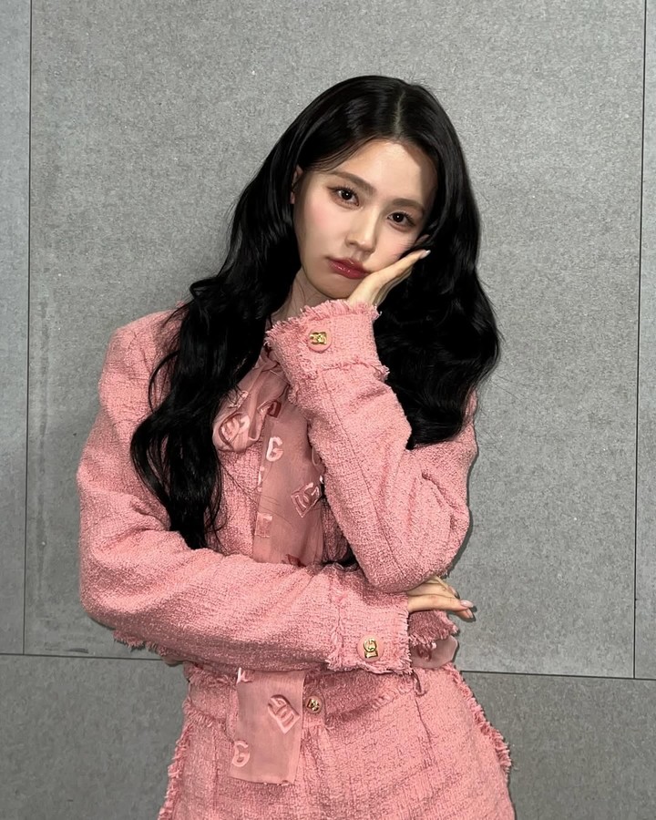 引用:バイポエムスタジオ、アリアナ・グランデ、IVE ウォニョン、TWICE ナヨン、i-dle ミヨン、Red Velvet ジョイ SNS