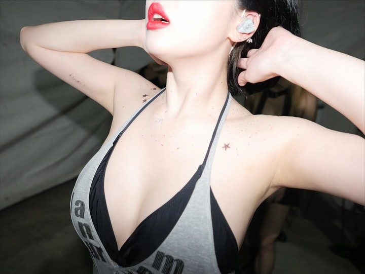 引用:ヒョナ SNS