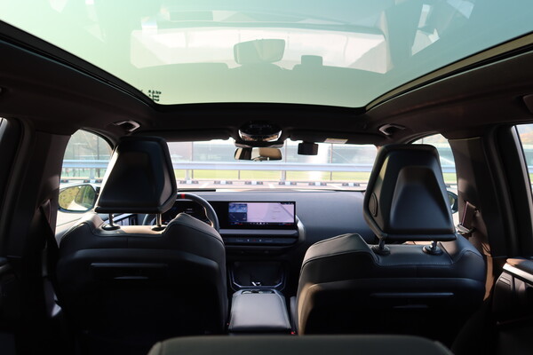 파노라마 글라스 루프를 오픈한 모습 [오두환 기자]