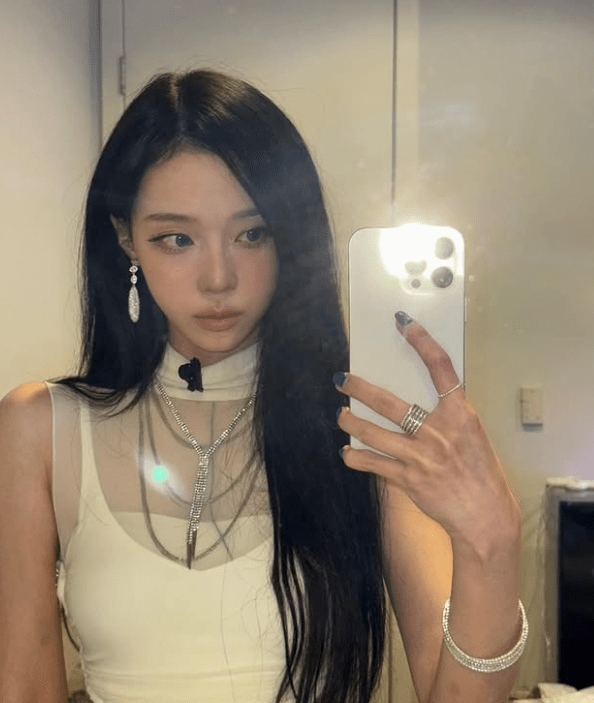 [사진=윈터 SNS]