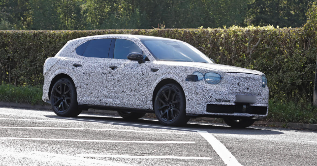 최초의 전기 벤틀리 SUV 티저 공개 어떻게 나올까?