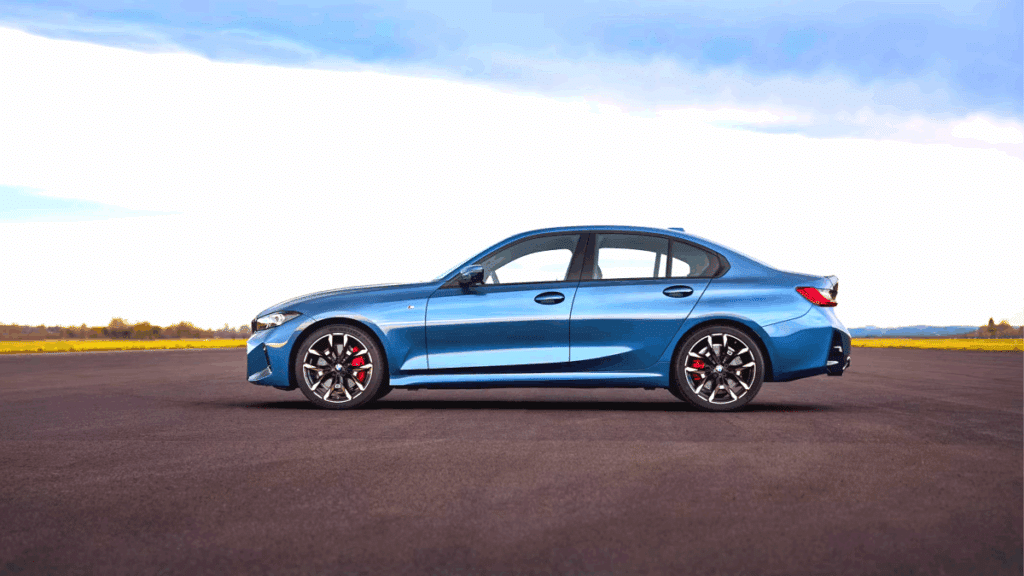 BMW 3시리즈 투트랙 전략