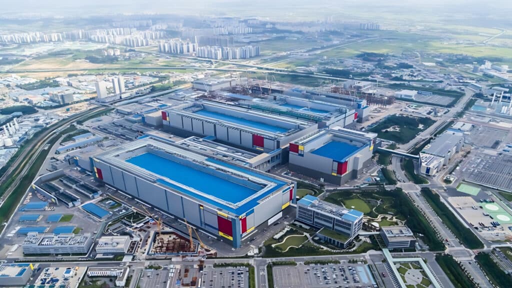 Samsung Invests 450 Trillion (2)