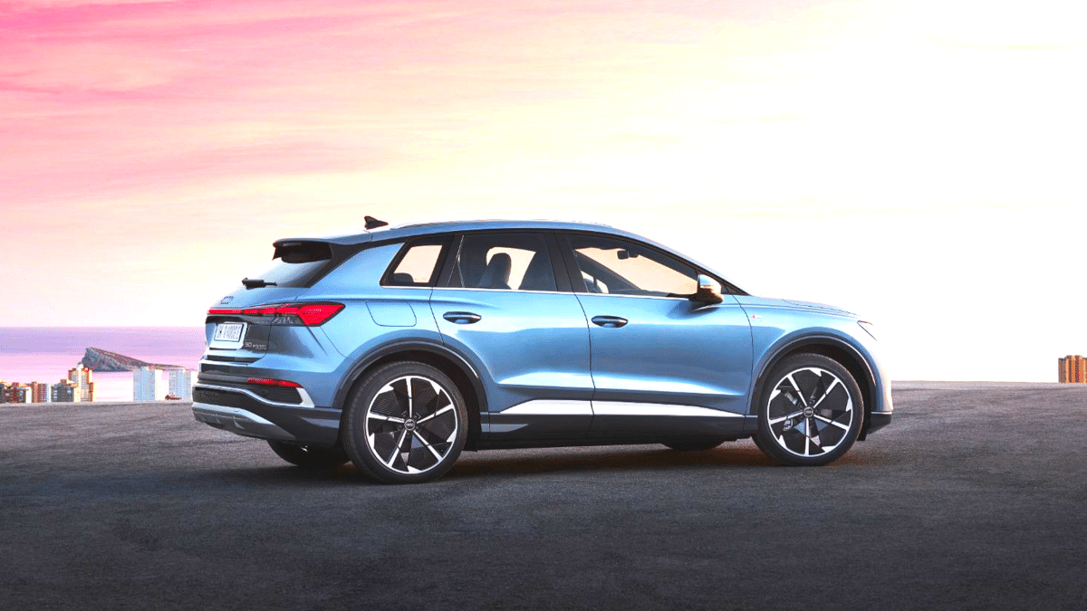 아우디 Q4 e-트론 IIHS 충돌 테스트