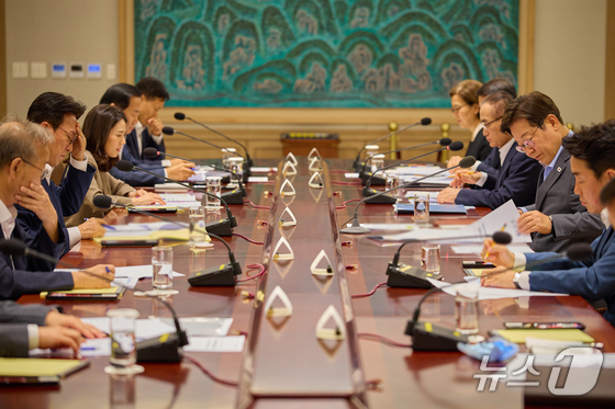 National Security Council (NSC) Plenary Meeting (Provided by South Korea\'s Presidential Office) 2025.7.10 / News1