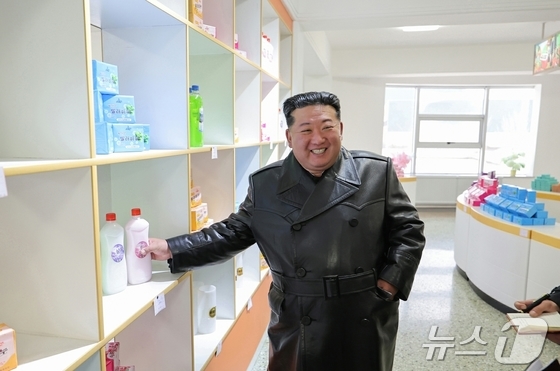 The Rodong Sinmun, the official newspaper of North Korea\'s Workers\' Party, reported on December 19 that the completion ceremony for the Changyon County Local Industry Factory was grandly held on the previous day with the attendance of General Secretary Kim Jong Un / Rodong Sinmun