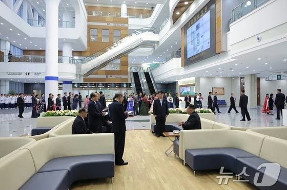 Completion Ceremony for Pyongyang General Hospital / Rodong Sinmun