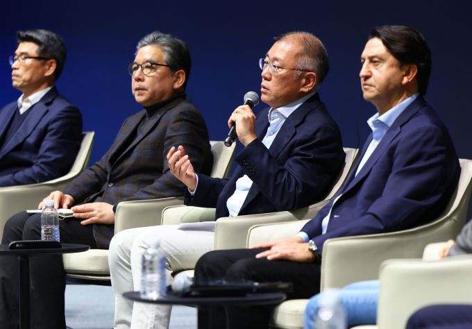 테슬라의 FSD가 국내에서 파장을 일으킨 가운데 현대차그룹의 자율주행 전략도 시험대에 올랐다. 현대차그룹은 최근 미래차 R&D 조직을 개편하는 등 기술 격차 회복에 속도를 내고 있다. /사진=뉴시스