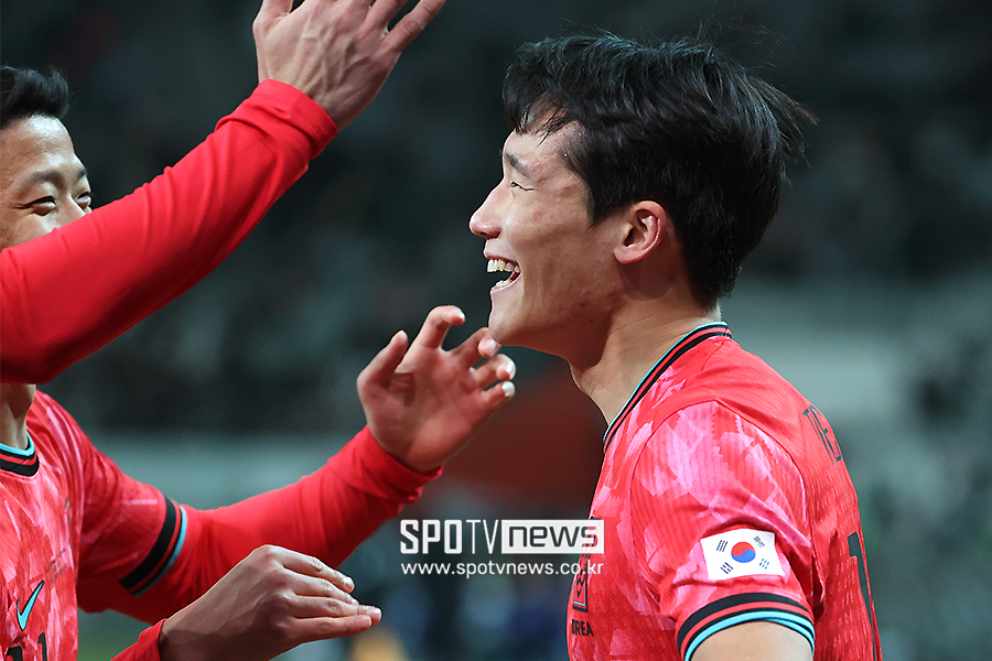 ▲ 이태석은 아버지 이야기를 피해갈 수 없다. 한국 축구 영광에 한 획을 그었던 이을용을 아버지로 둔 이태석이라 언제나 비교된다. 그래도 아버지의 발자취를 그대로 밟는 것을 목표로 홍명보호 중심으로 도약하길 기대한다.ⓒ곽혜미 기자