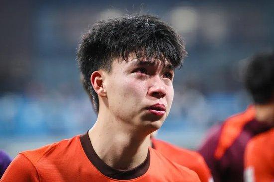 ▲ 중국 축구는 세계 무대 근처에 도달하지 못하는 현실을 재확인했다. 2026 국제축구연맹(FIFA) 북중미 월드컵 아시아지역 3차예선에서 일찍부터 길을 잃은 탓에 탈락했다. 6개국 중 4위까지만 들어도 본선 진출을 위한 생존 싸움을 계속 이어갈 수 있었는데, 중국은 한 수 아래로 여기던 인도네시아에도 밀리며 조 5위에 머물렀다. ⓒ 중국축구협회