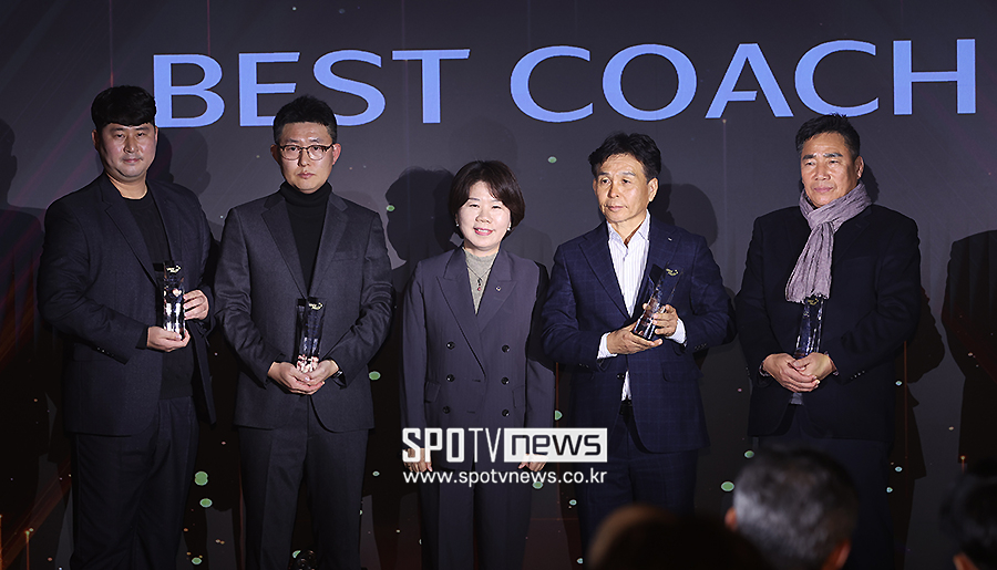 ▲ 선문대 최재영 감독 경희대 김광진 감독 건국대 이성환 감독 중앙대 오해종 감독 아주대 조경숙 대학발전본부장 ⓒ곽혜미 기자