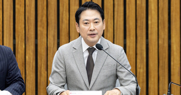 장동혁 국민의힘 대표가 2025년 12월8일 서울 여의도 국회에서 열린 노동위원회 임명장 수여식 및 제1차 전체회의에서 인사말하고 있다. ⓒ 뉴스1
