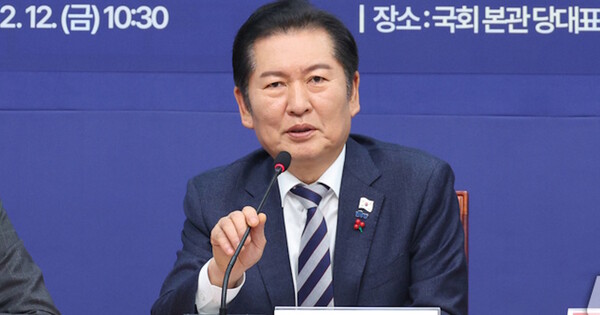 정청래 더불어민주당 대표가 12일 서울 여의도 국회에서 열린 민주당-개혁진보4당 정치개혁 연석회의에서 인사말을 하고 있다. ⓒ 뉴스1