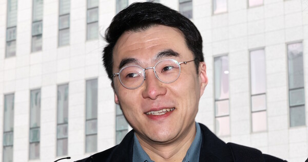 김남국 전 더불어민주당 의원이 2025년 2월10일 오후 서울 양천구 서울남부지방법원에서 열린 ‘허위 재산 신고' 관련 1심 선고에 출석하고 있다. 국회의원 시절 99억 원에 달하는 가상자산 보유 사실을 숨기려 허위로 재산을 신고한 혐의로 법정에 선 김 전 의원은 이날 1심에서 무죄를 선고 받았다. ⓒ 뉴스1