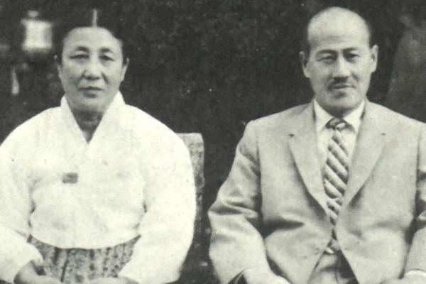 장경호 동국제강 창업회장 부부의 모습. ⓒ 동국제강