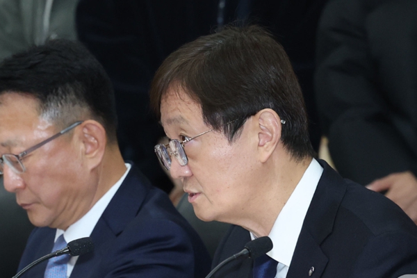 이찬진 금융감독원장이 17일 오전 서울 여의도 금융투자협회에서 열린 자산운용사 최고경영자(CEO)들과의 간담회에서 발언하고 있다. ⓒ뉴스1