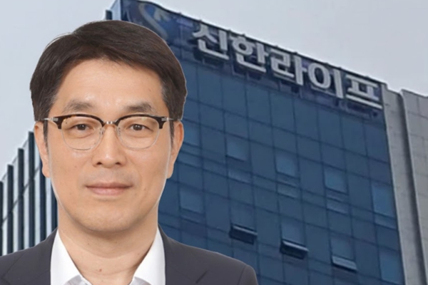 신한금융지주가 진옥동 신한금융지주 회장의 연임이 사실상 결정된 지 하루만에 자회사최고경영자후보추천위원회를 열고 신한금융그룹 계열사 CEO 후보 추천 명단을 발표했다. 사진은 신한라이프생명보험 대표이사 사장으로 추천된 천상영 신한금융지주 최고재무책임자(CFO) 부사장. ⓒ허프포스트코리아