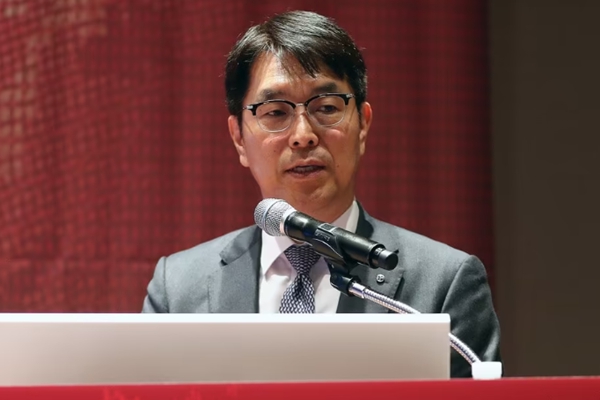천상영 신한금융지주 최고재무책임자(CFO) 부사장이 2024년 10월30일 서울 여의도 한국거래소에서 열린 '2024 뉴스1 투자포럼'에서 강연하고 있다. ⓒ뉴스1