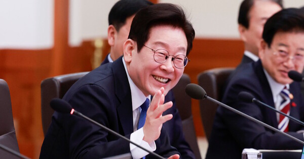 이재명 대통령이 30일 청와대에서 열린 국무회의에서 발언하고 있다. ⓒ 뉴스1