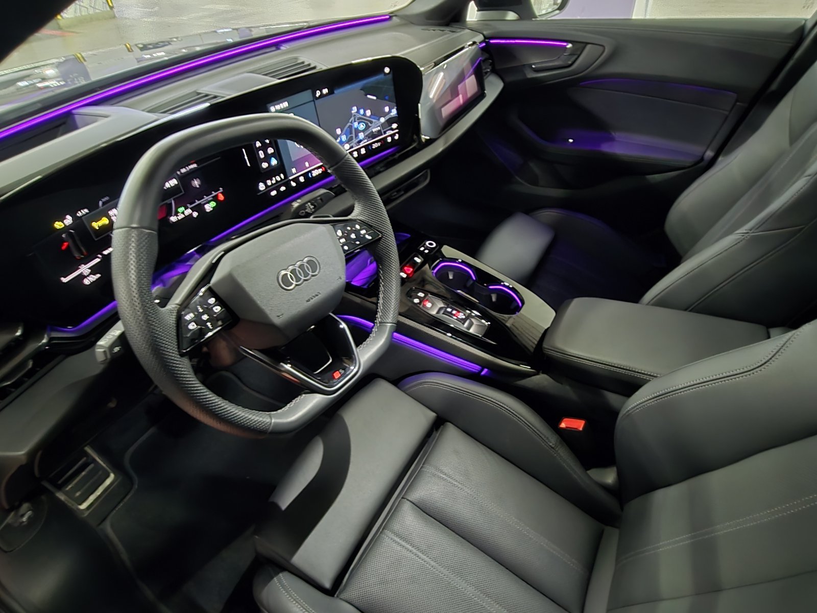 아우디 중형 세단 ‘더 뉴 아우디 A5’ 기본 트림 ‘A5 40 TFSI 콰트로’(S라인 블랙 에디션)의 1열 내부 모습. 2025.12.10/뉴스1 