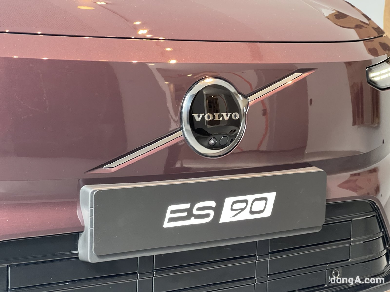 볼보 ES90 전면 그릴부