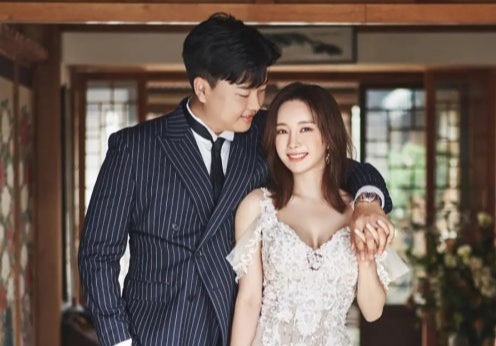 Wedding Photo of So Young Han