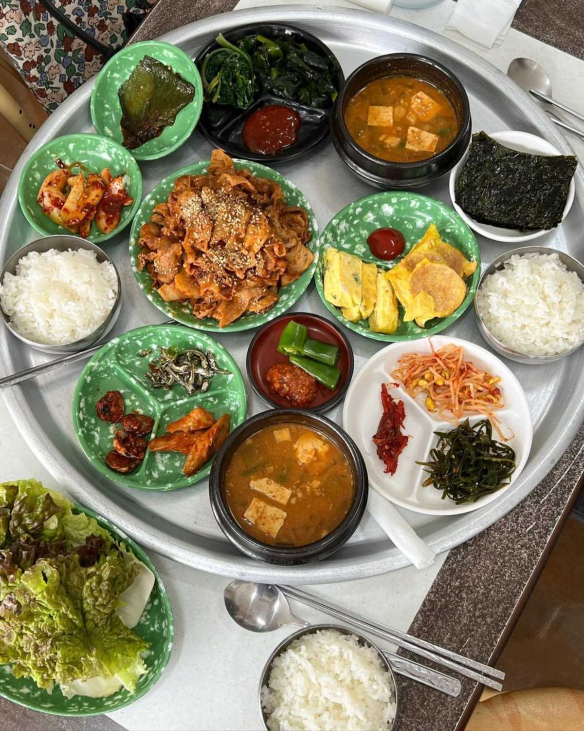 푸짐한 한 상을 부담 없이 즐길 수 있는 가성비 백반 맛집 5곳 | 핫식신