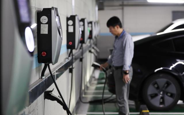 서울 종로구 한 주차장 전기차 충전시설 모습 사진연합뉴스
